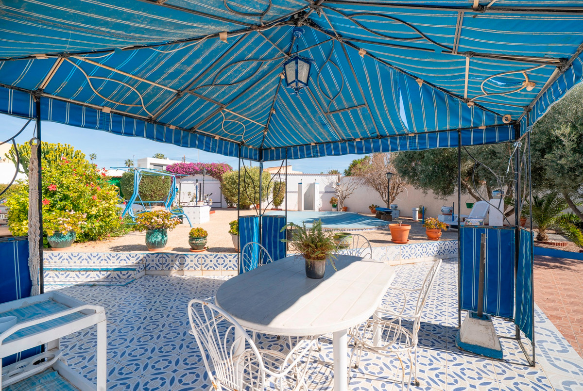 For sale - 4 Bedroom 3 Bathroom Detached Villa in Ciudad Quesada  - Ciudad Quesada  - Alicante