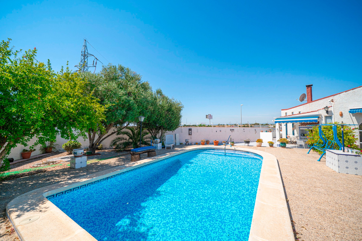 For sale - 4 Bedroom 3 Bathroom Detached Villa in Ciudad Quesada  - Ciudad Quesada  - Alicante