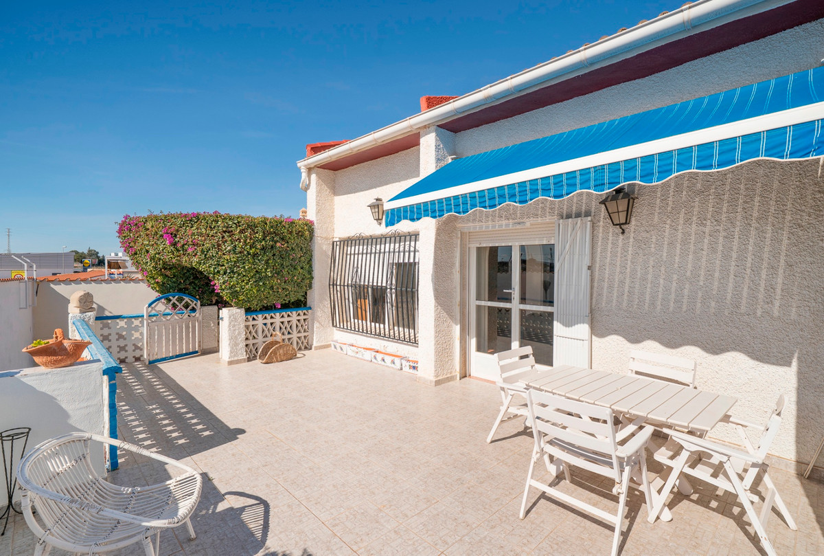 For sale - 4 Bedroom 3 Bathroom Detached Villa in Ciudad Quesada  - Ciudad Quesada  - Alicante