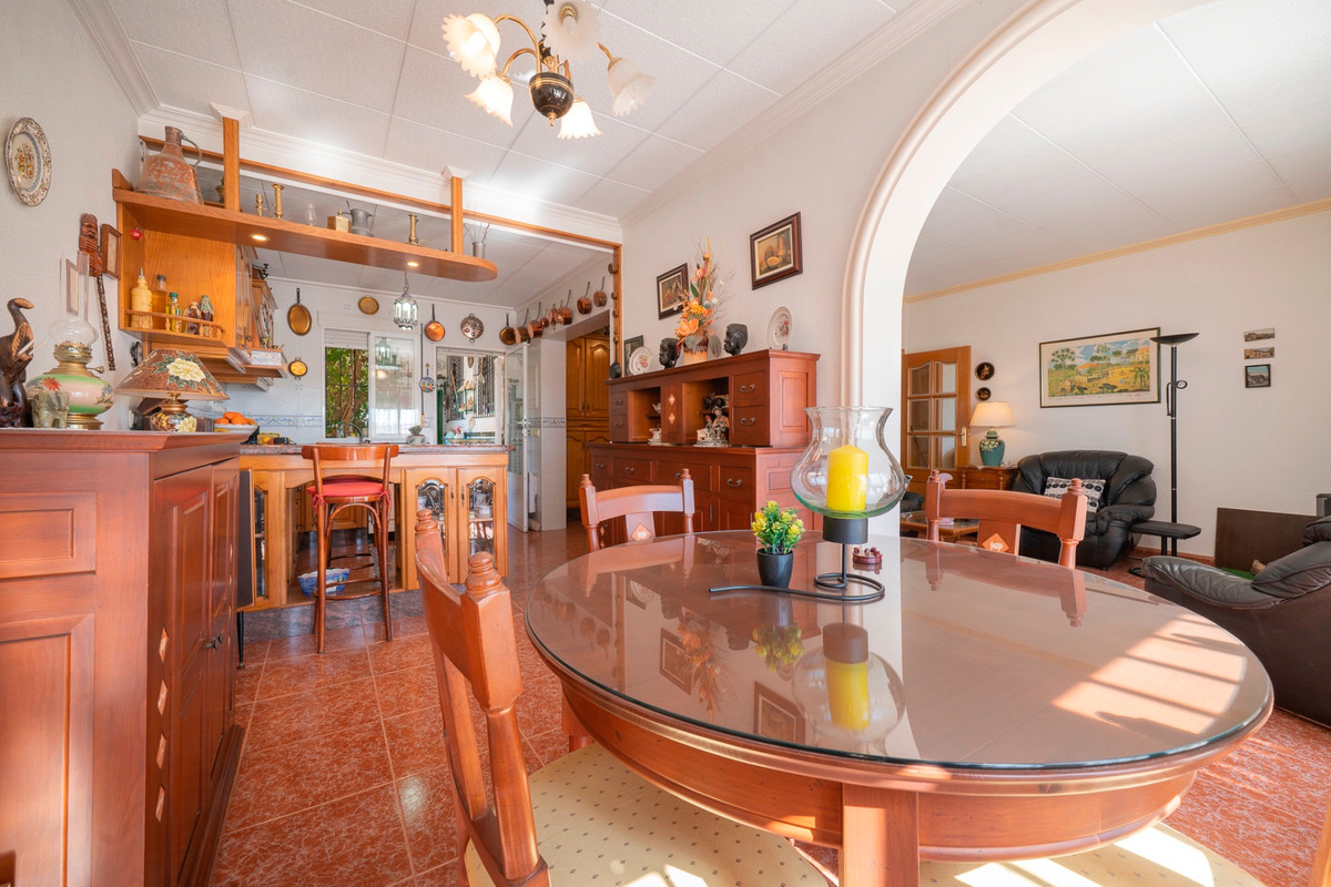 For sale - 4 Bedroom 3 Bathroom Detached Villa in Ciudad Quesada  - Ciudad Quesada  - Alicante