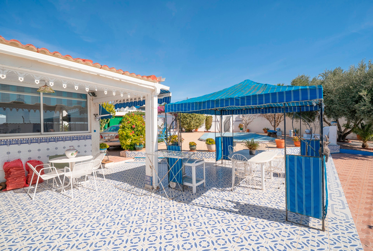 For sale - 4 Bedroom 3 Bathroom Detached Villa in Ciudad Quesada  - Ciudad Quesada  - Alicante