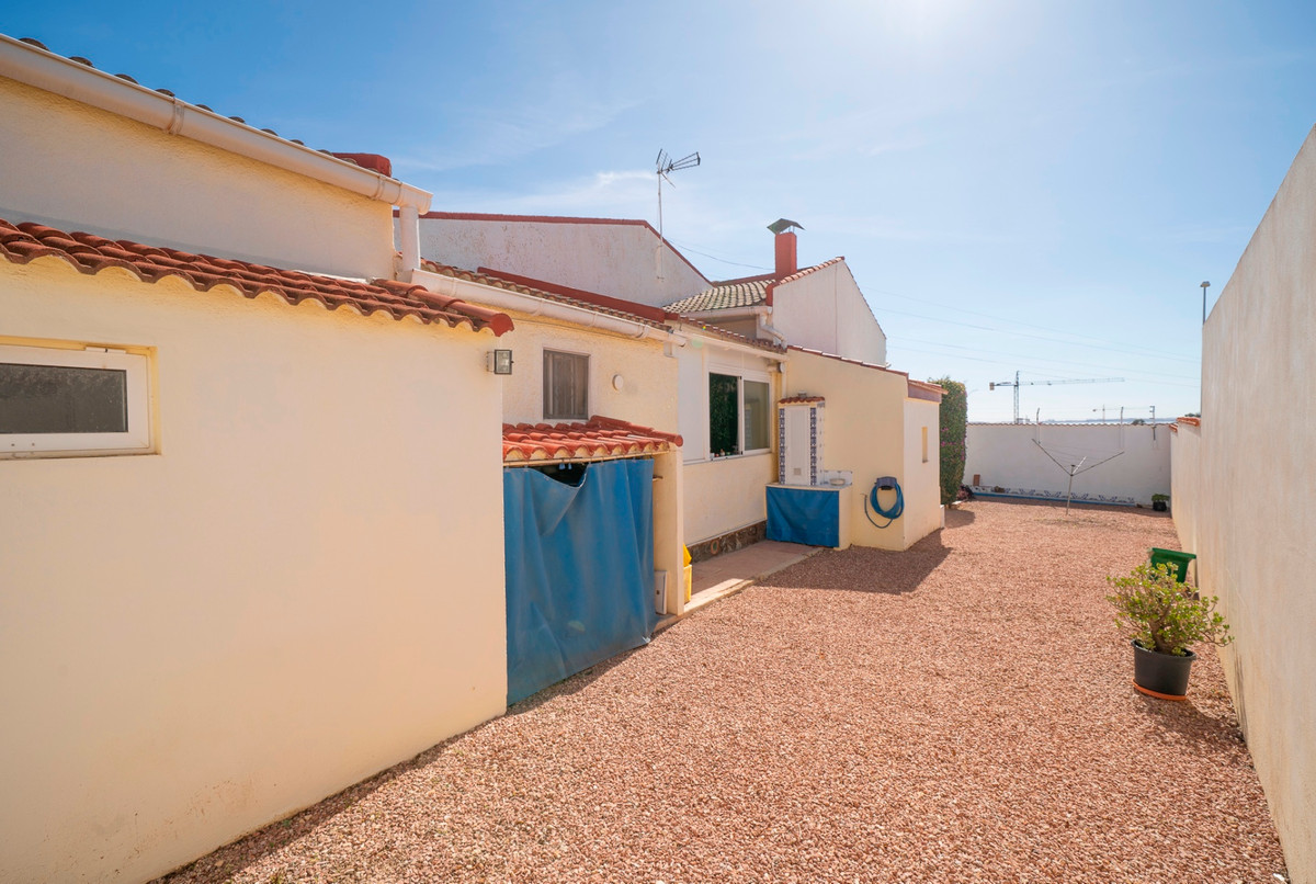 For sale - 4 Bedroom 3 Bathroom Detached Villa in Ciudad Quesada  - Ciudad Quesada  - Alicante