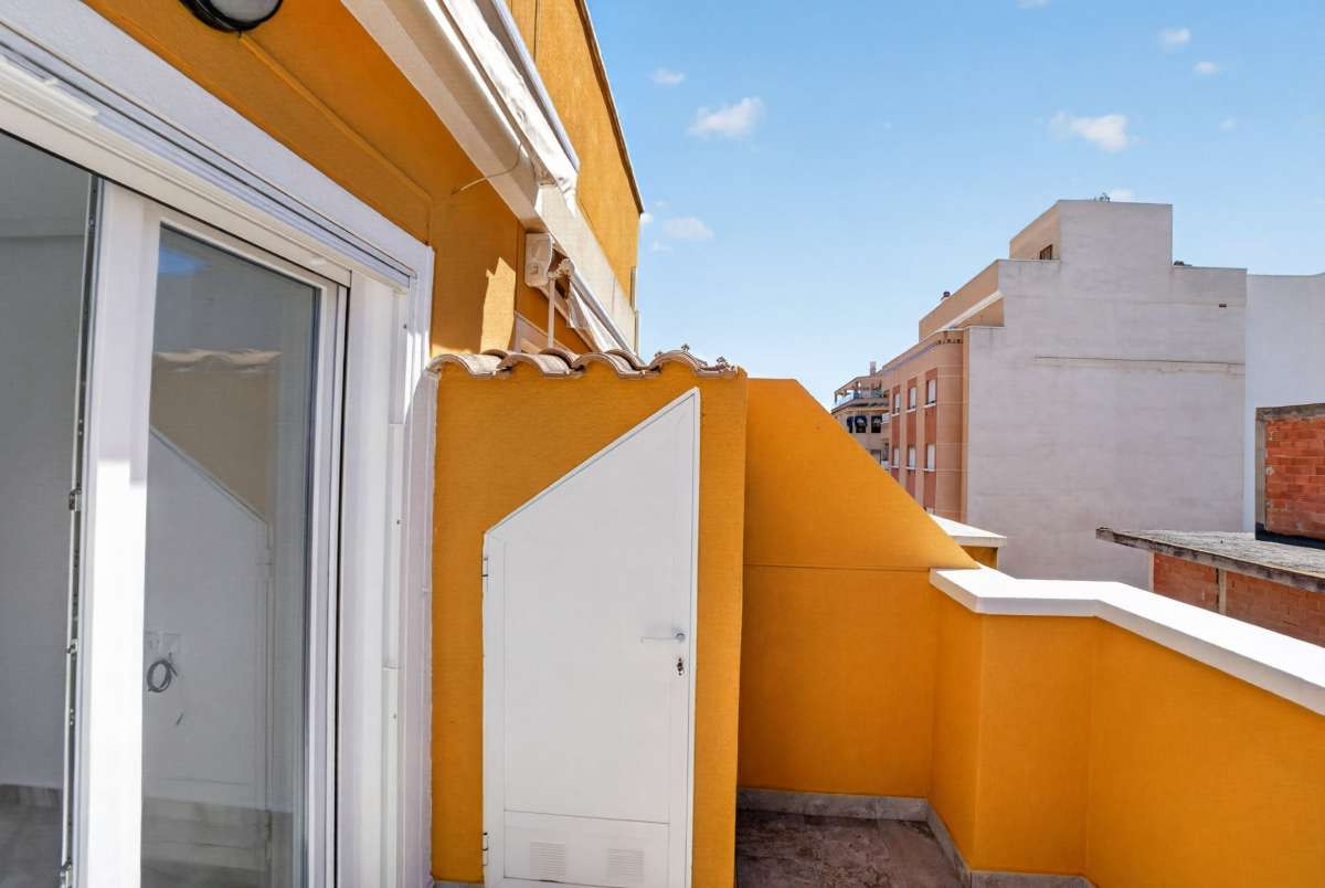 For sale - 2 Bedroom 1 Bathroom Apartment - Ground Floor Apartment in Torrevieja - Torrevieja Centro  - Alicante