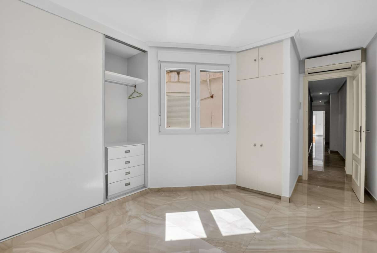 For sale - 2 Bedroom 1 Bathroom Apartment - Ground Floor Apartment in Torrevieja - Torrevieja Centro  - Alicante