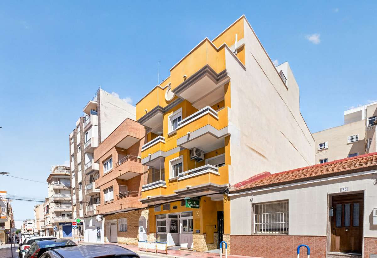 For sale - 2 Bedroom 1 Bathroom Apartment - Ground Floor Apartment in Torrevieja - Torrevieja Centro  - Alicante