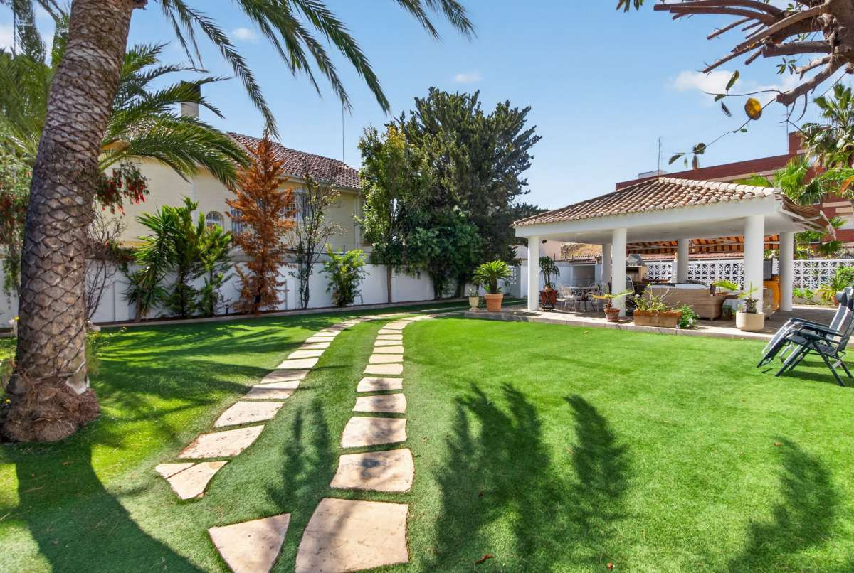 For sale - 3 Bedroom 2 Bathroom House - Detached Villa in San Pedro del Pinatar - Lo Pagan  - Murcia