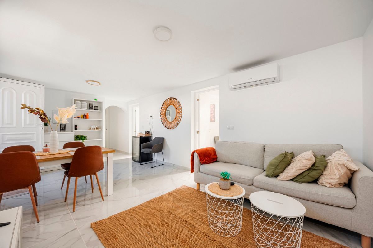 For sale - 5 Bedroom 2 Bathroom Detached Villa in Ciudad Quesada  - Ciudad Quesada  - Alicante