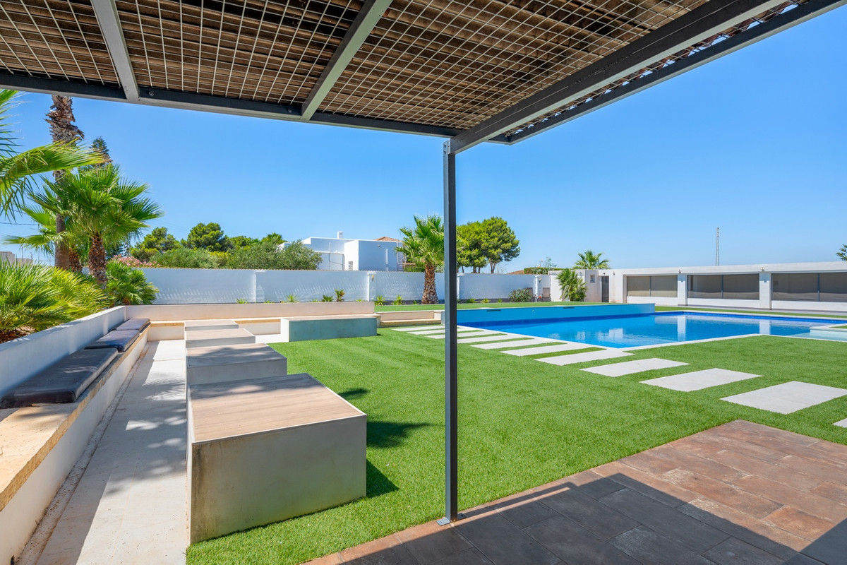 For sale - 8 Bedroom 4 Bathroom House - Finca - Cortijo in Los Montesinos - Los Montesinos Centro  - Alicante