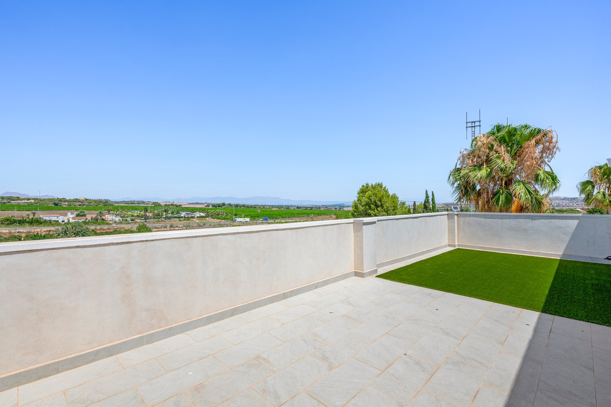 For sale - 8 Bedroom 4 Bathroom House - Finca - Cortijo in Los Montesinos - Los Montesinos Centro  - Alicante