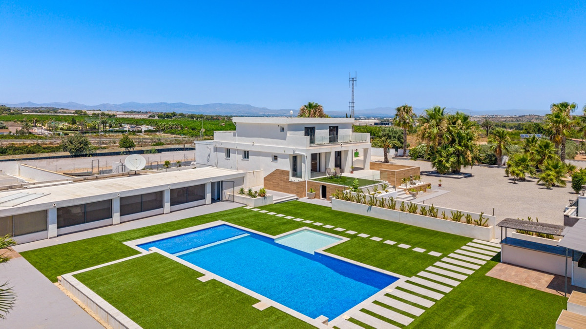 For sale - 8 Bedroom 4 Bathroom House - Finca - Cortijo in Los Montesinos - Los Montesinos Centro  - Alicante