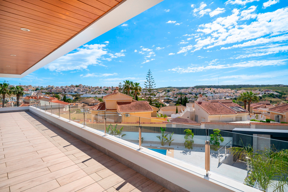 For sale - 4 Bedroom 3 Bathroom House - Detached Villa in Rojales - Ciudad Quesada  - Alicante