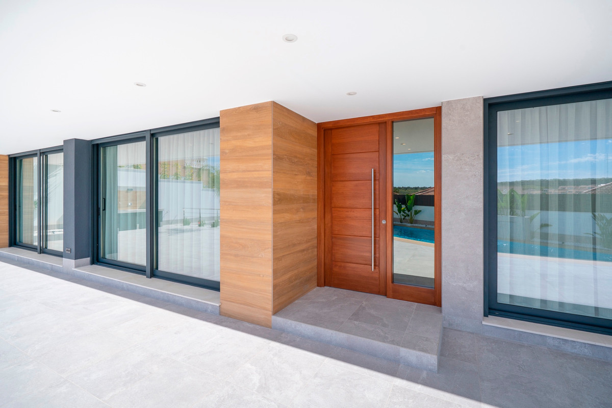 For sale - 4 Bedroom 3 Bathroom House - Detached Villa in Rojales - Ciudad Quesada  - Alicante