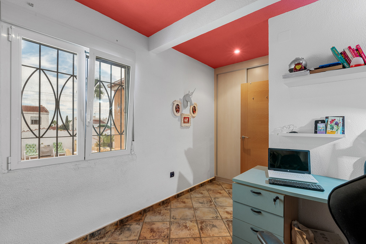 For sale - 4 Bedroom 2 Bathroom Detached Villa in Ciudad Quesada  - Ciudad Quesada  - Alicante