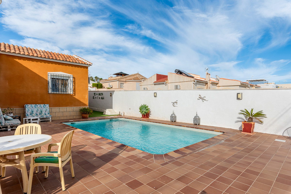 For sale - 4 Bedroom 2 Bathroom Detached Villa in Ciudad Quesada  - Ciudad Quesada  - Alicante