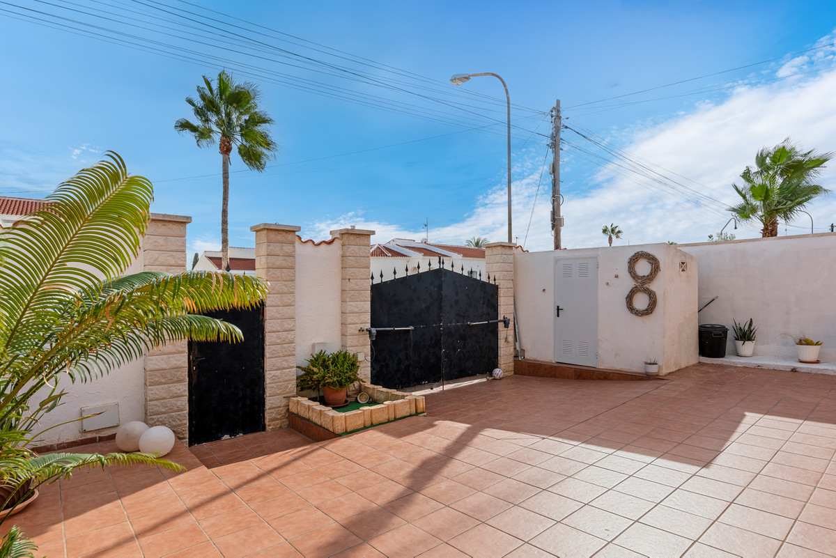 For sale - 4 Bedroom 2 Bathroom Detached Villa in Ciudad Quesada  - Ciudad Quesada  - Alicante