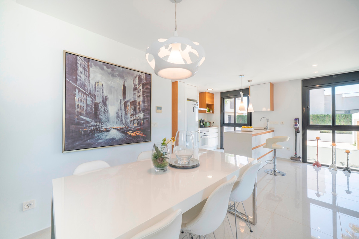 For sale - 3 Bedroom 3 Bathroom Detached Villa in Ciudad Quesada  - Ciudad Quesada  - Alicante