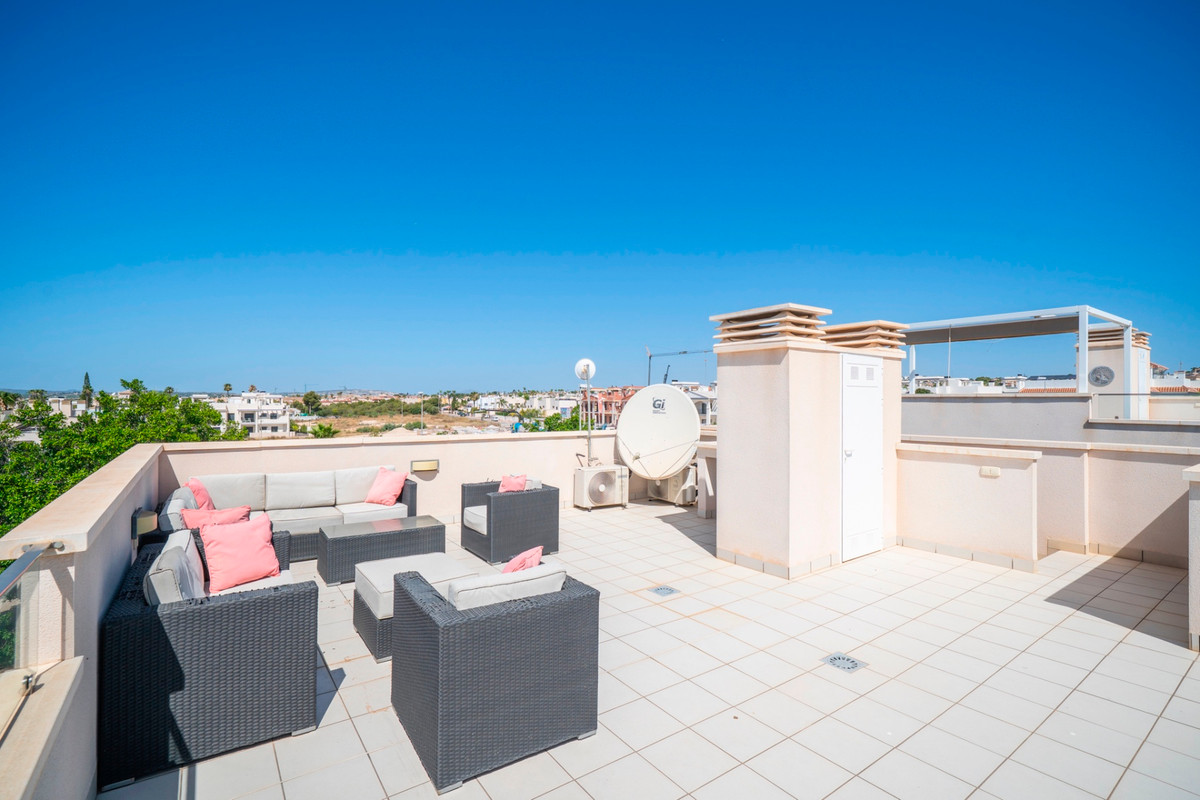 For sale - 3 Bedroom 3 Bathroom Detached Villa in Ciudad Quesada  - Ciudad Quesada  - Alicante