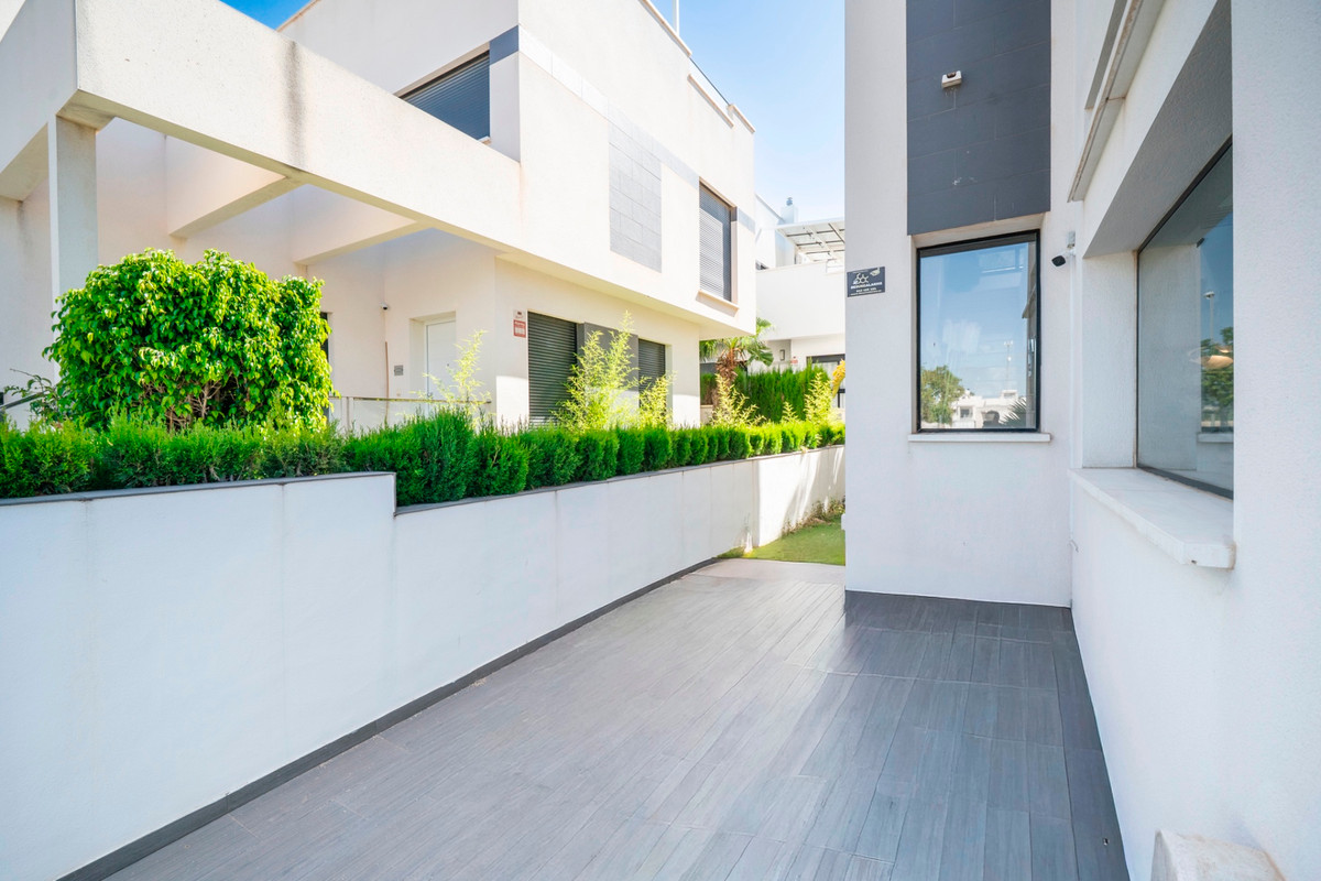 For sale - 3 Bedroom 3 Bathroom Detached Villa in Ciudad Quesada  - Ciudad Quesada  - Alicante