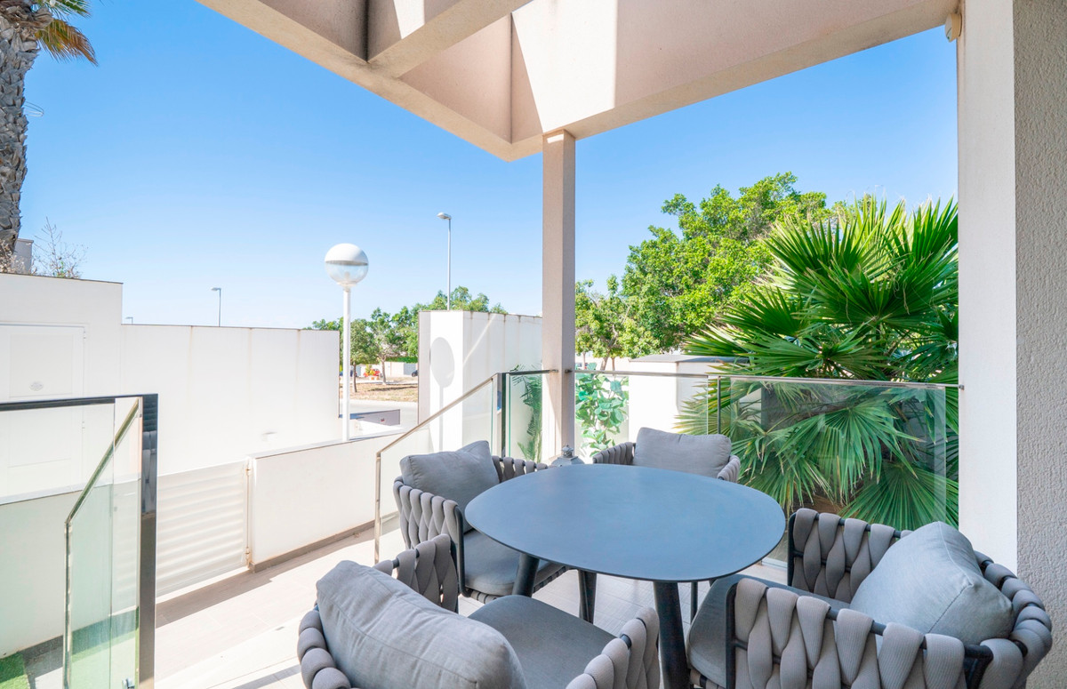 For sale - 3 Bedroom 3 Bathroom Detached Villa in Ciudad Quesada  - Ciudad Quesada  - Alicante