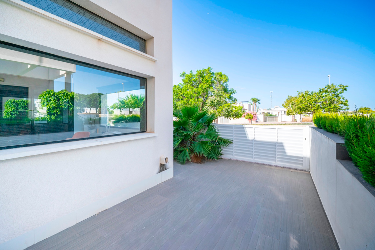 For sale - 3 Bedroom 3 Bathroom Detached Villa in Ciudad Quesada  - Ciudad Quesada  - Alicante