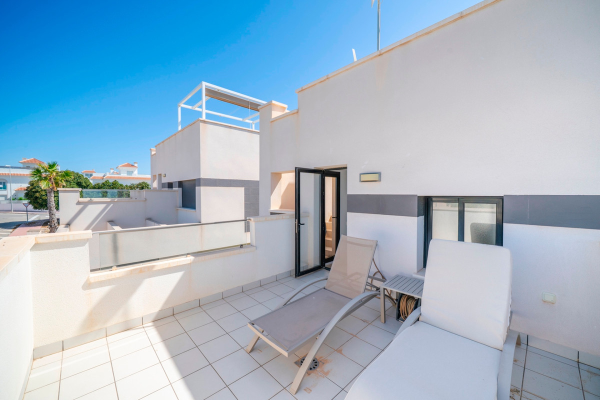 For sale - 3 Bedroom 3 Bathroom Detached Villa in Ciudad Quesada  - Ciudad Quesada  - Alicante