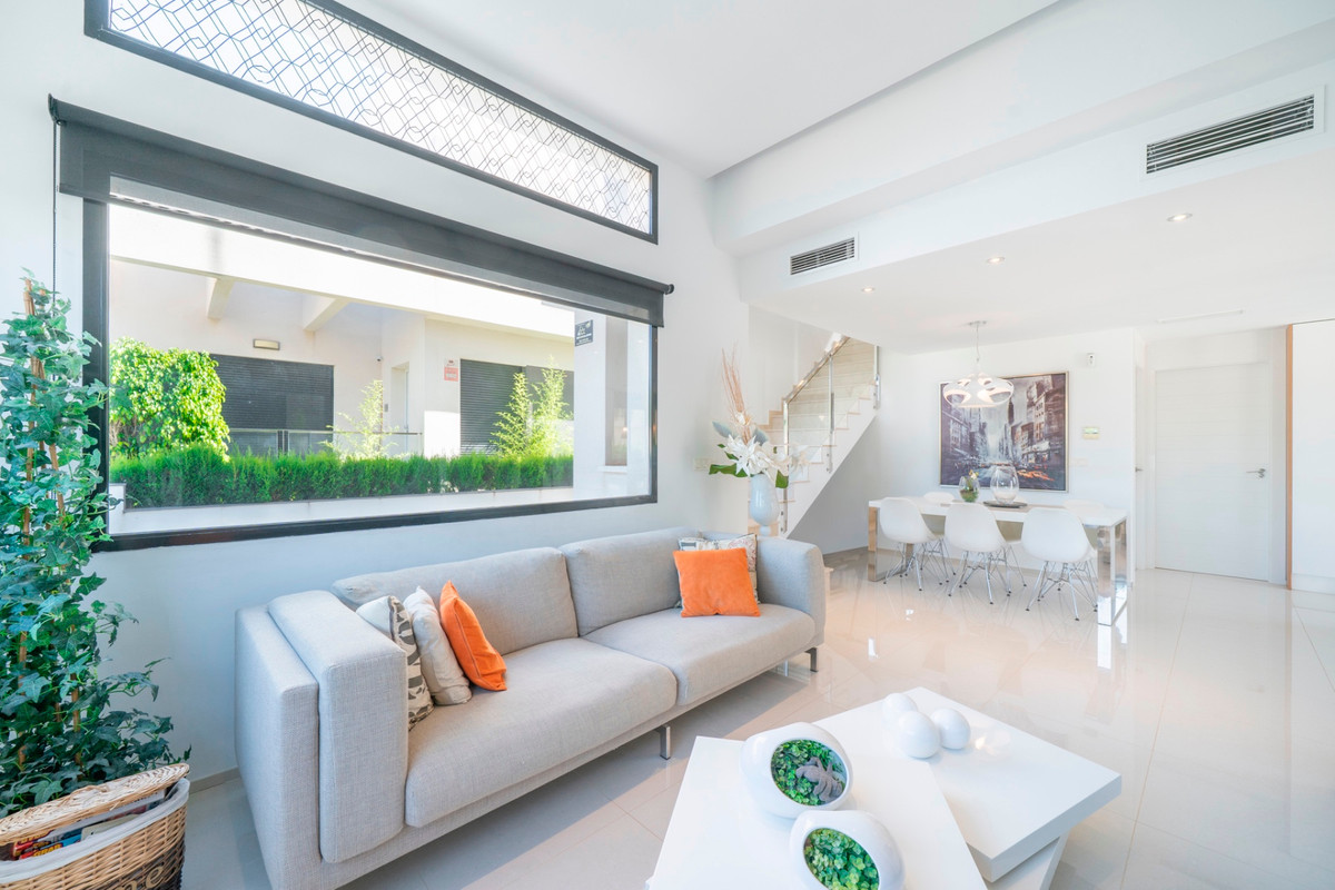 For sale - 3 Bedroom 3 Bathroom Detached Villa in Ciudad Quesada  - Ciudad Quesada  - Alicante
