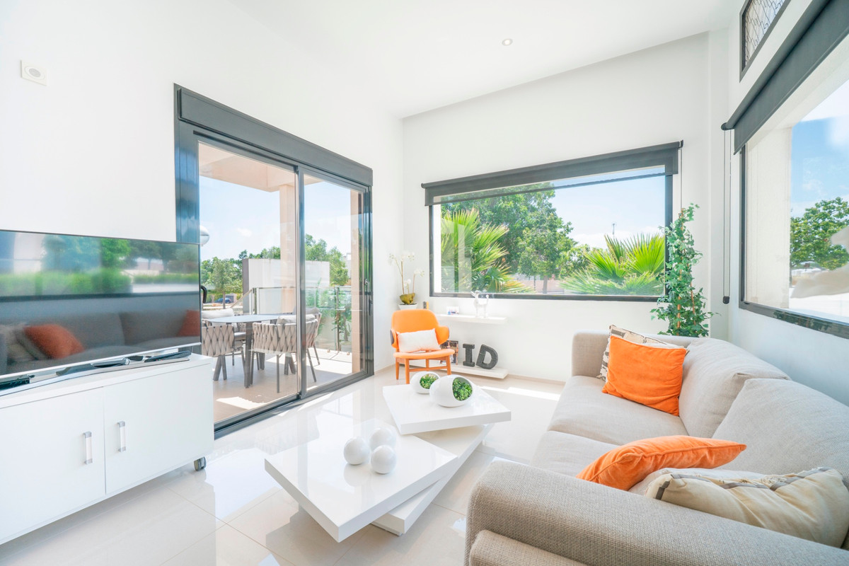 For sale - 3 Bedroom 3 Bathroom Detached Villa in Ciudad Quesada  - Ciudad Quesada  - Alicante