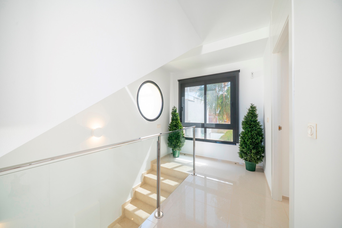 For sale - 3 Bedroom 3 Bathroom Detached Villa in Ciudad Quesada  - Ciudad Quesada  - Alicante