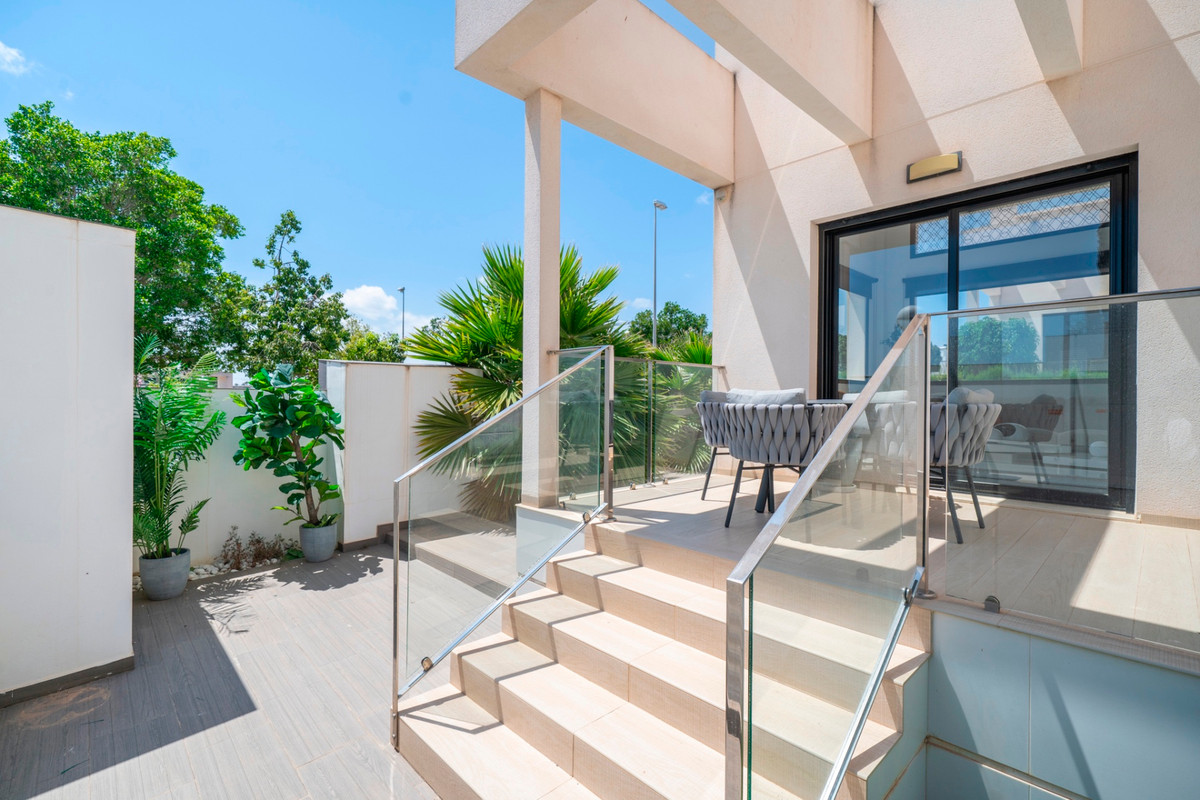 For sale - 3 Bedroom 3 Bathroom Detached Villa in Ciudad Quesada  - Ciudad Quesada  - Alicante