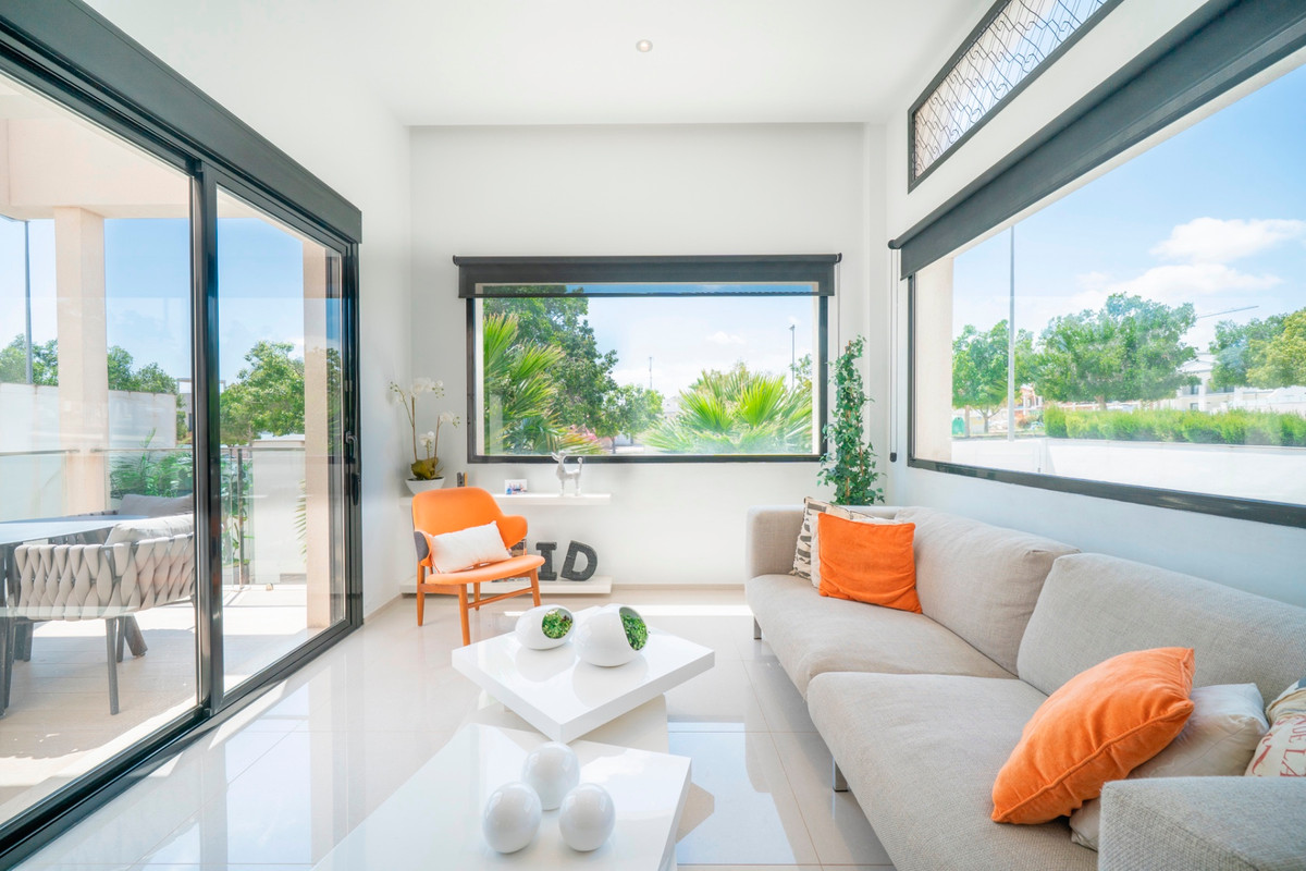 For sale - 3 Bedroom 3 Bathroom Detached Villa in Ciudad Quesada  - Ciudad Quesada  - Alicante
