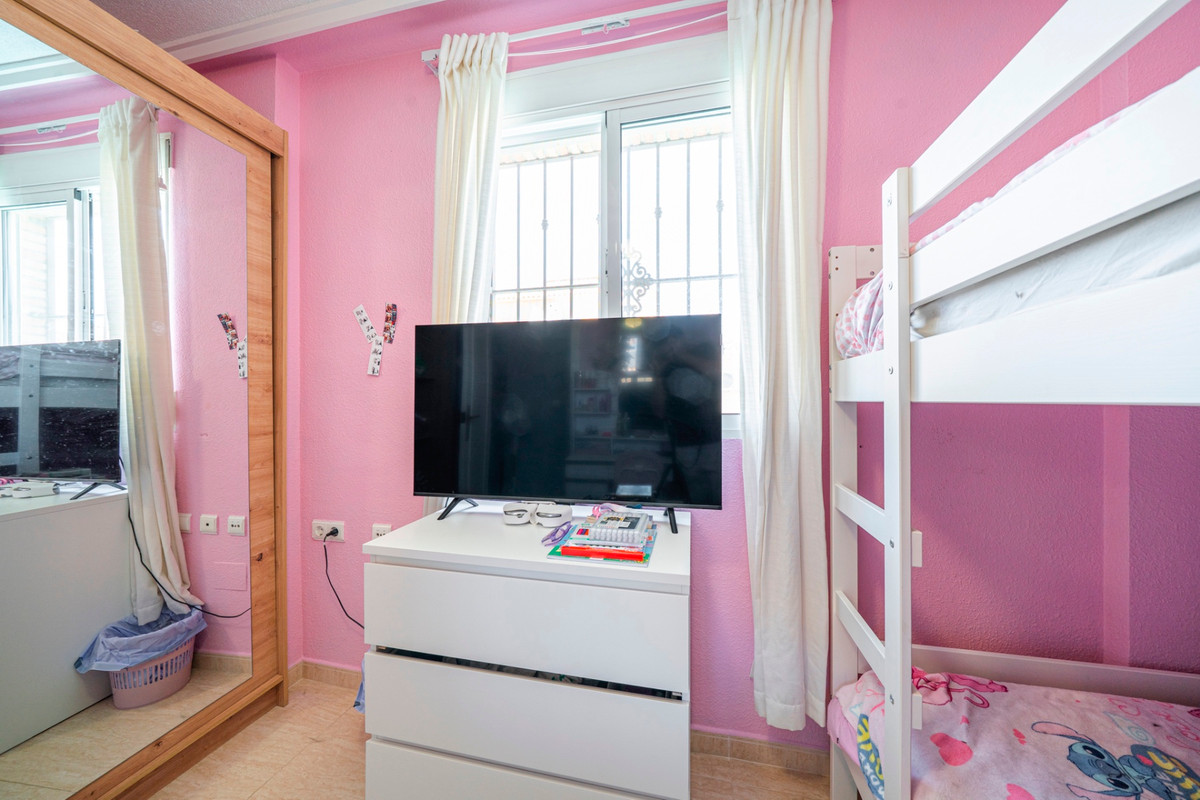 For sale - 3 Bedroom 1 Bathroom House - Semi-Detached House in Rojales - Ciudad Quesada  - Alicante