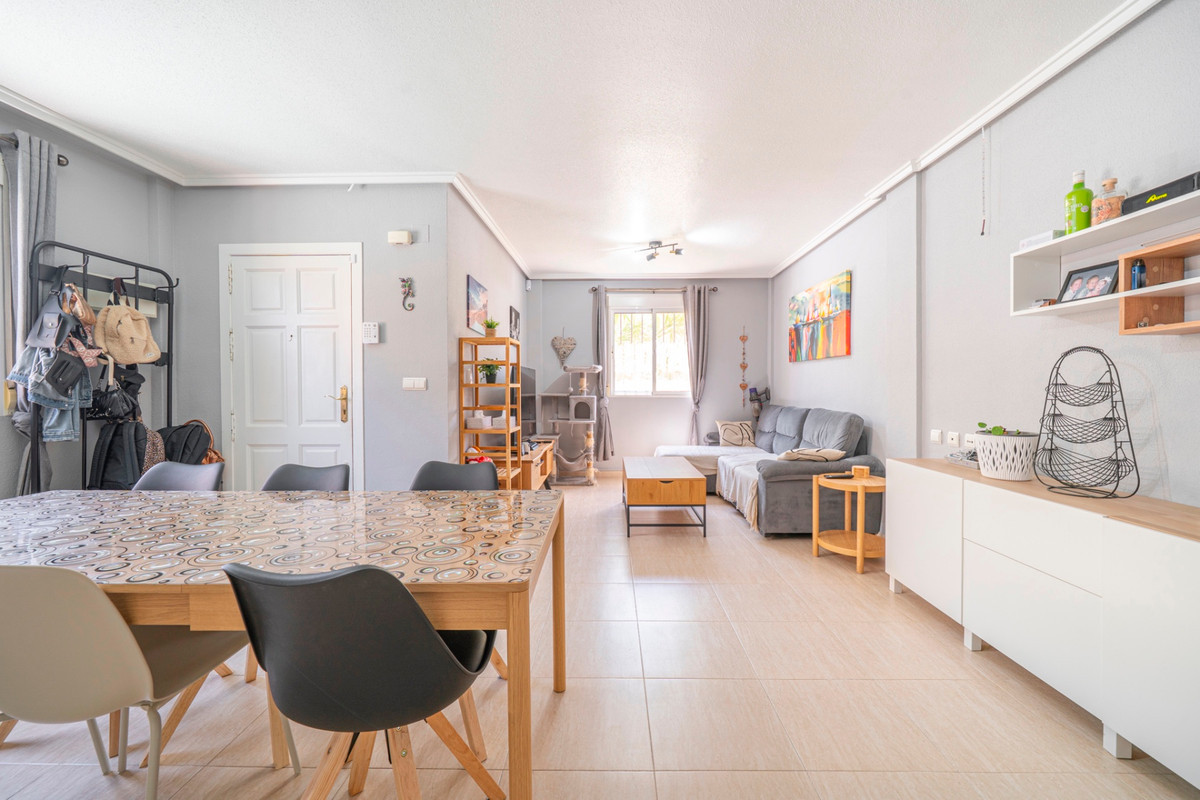 For sale - 3 Bedroom 1 Bathroom House - Semi-Detached House in Rojales - Ciudad Quesada  - Alicante