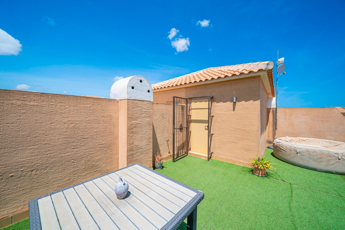 For sale - 3 Bedroom 1 Bathroom House - Semi-Detached House in Rojales - Ciudad Quesada  - Alicante