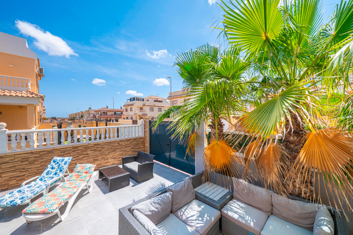 For sale - 3 Bedroom 1 Bathroom House - Quad in Rojales - Ciudad Quesada  - Alicante