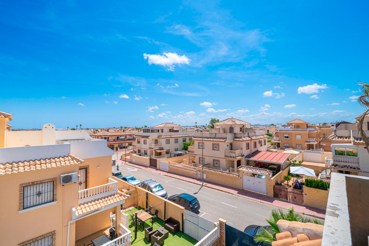 For sale - 3 Bedroom 1 Bathroom House - Semi-Detached House in Rojales - Ciudad Quesada  - Alicante