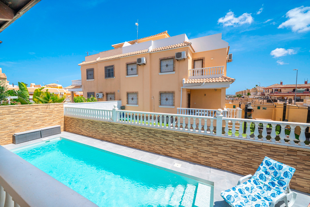 For sale - 3 Bedroom 1 Bathroom House - Quad in Rojales - Ciudad Quesada  - Alicante