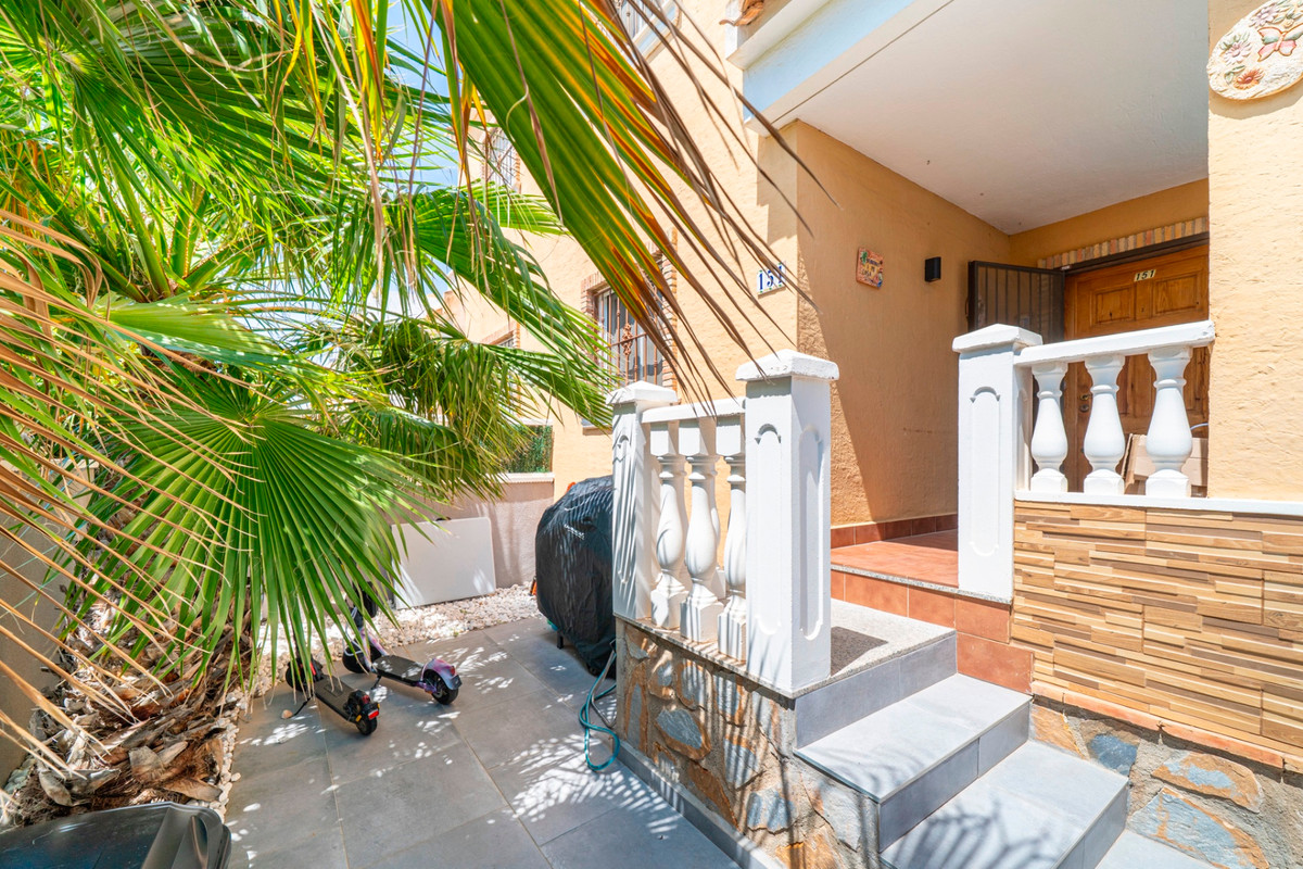 For sale - 3 Bedroom 1 Bathroom House - Semi-Detached House in Rojales - Ciudad Quesada  - Alicante