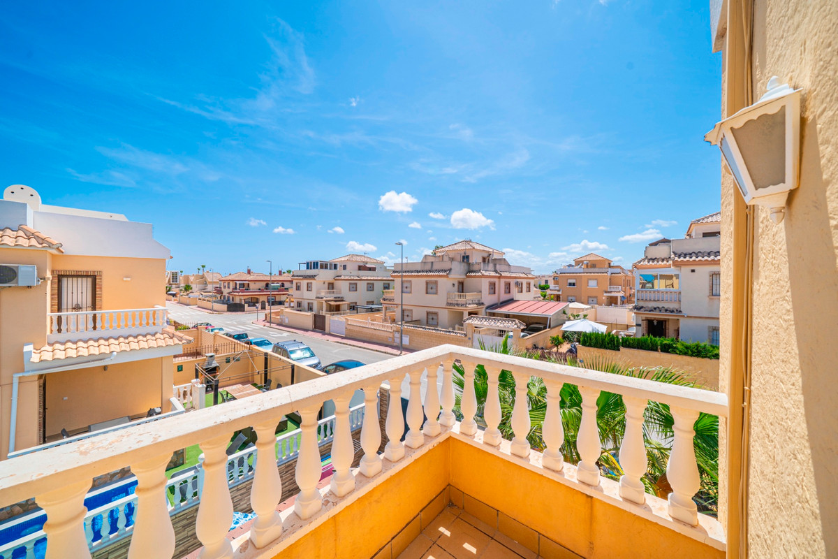 For sale - 3 Bedroom 1 Bathroom House - Quad in Rojales - Ciudad Quesada  - Alicante