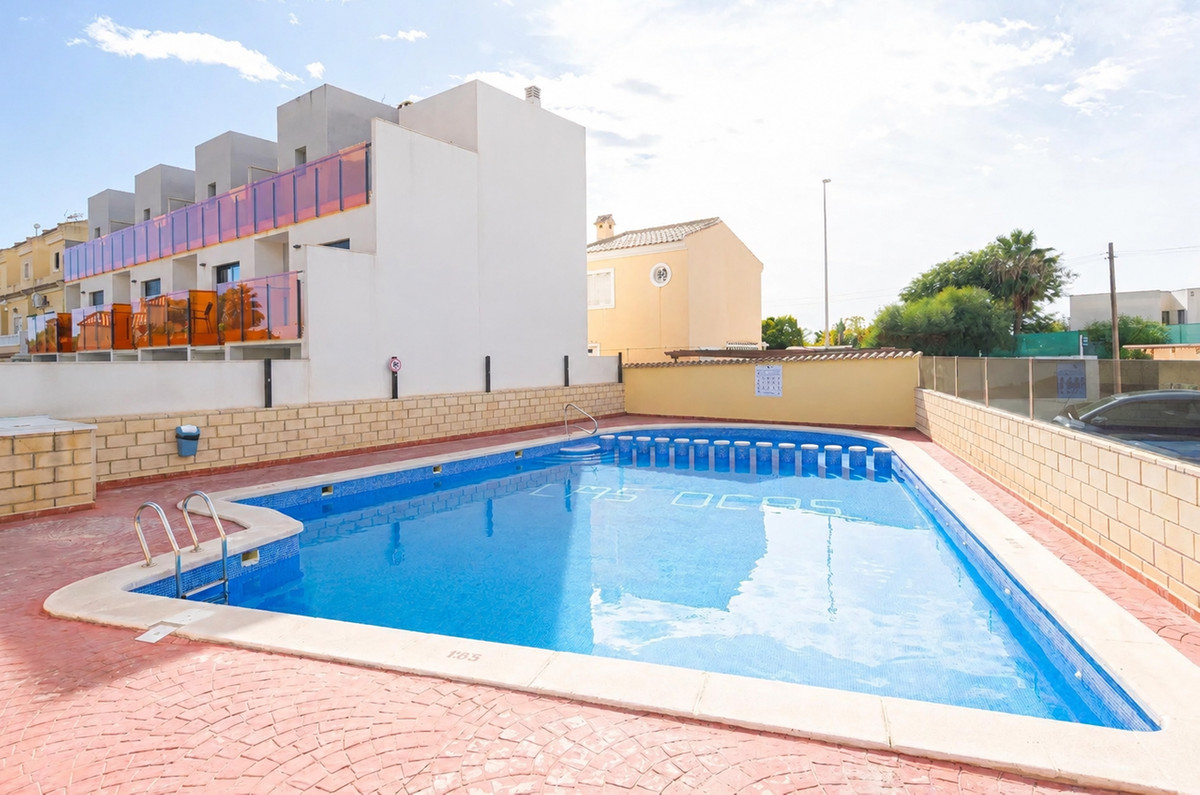 For sale - 2 Bedroom 1 Bathroom Apartment - Ground Floor Apartment in Orihuela - Cabo Roig  - Alicante