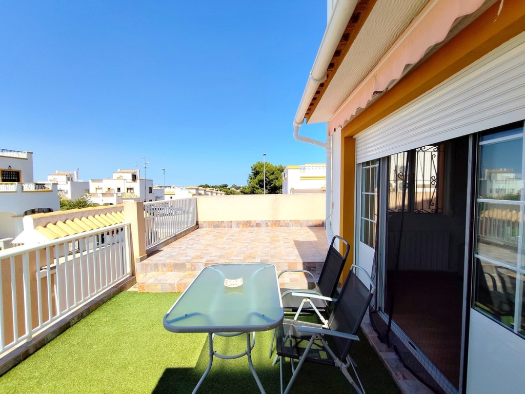 6 Bedroom 2 Bathroom House - Townhouse in Orihuela