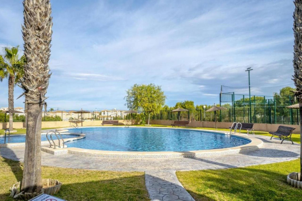 For sale - 2 Bedroom 1 Bathroom Apartment - Penthouse in Orihuela - Los Altos  - Alicante