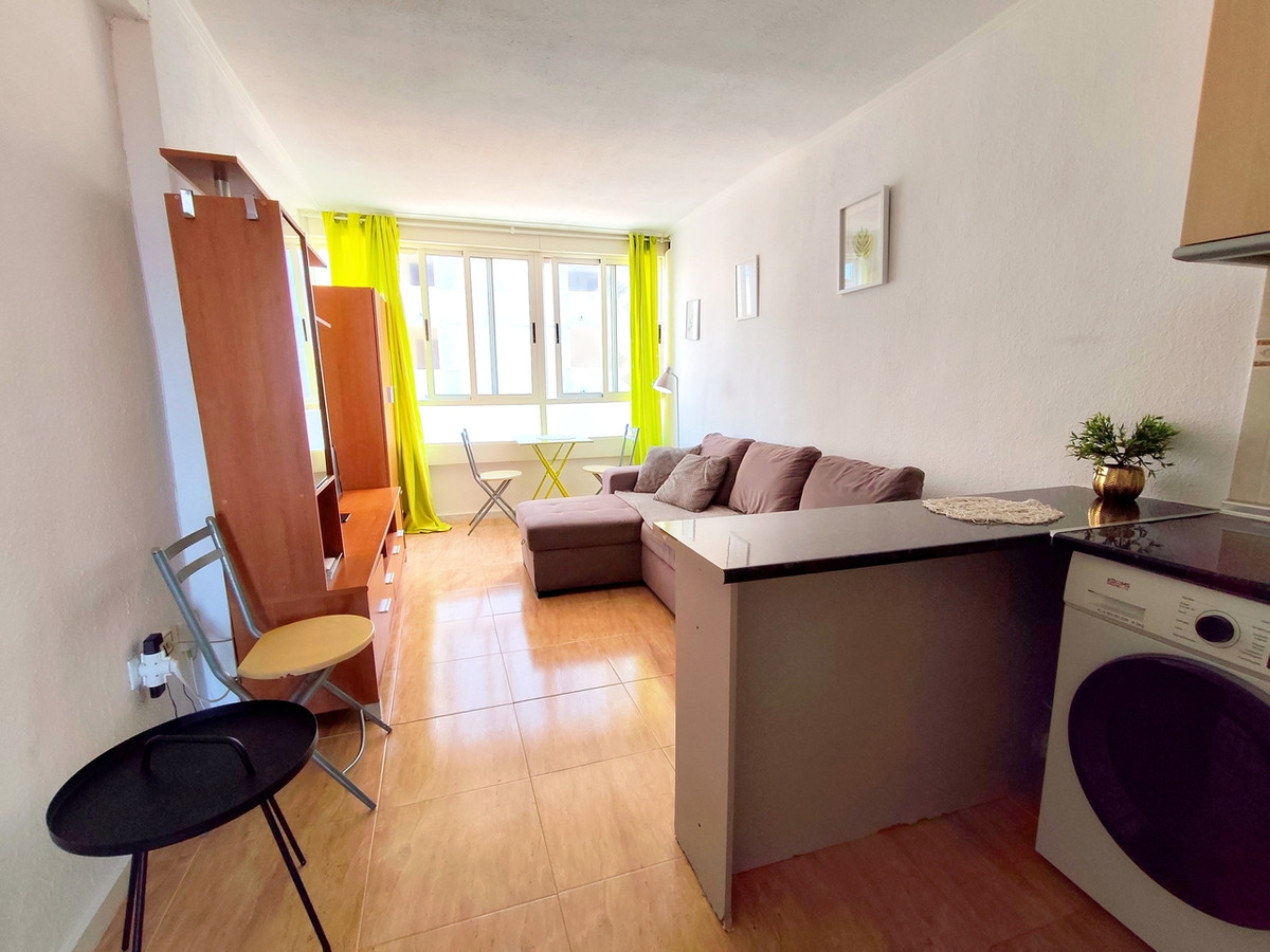 For sale - 1 Bedroom 1 Bathroom Apartment - Middle Floor Apartment in Torrevieja - Torrevieja Centro  - Alicante