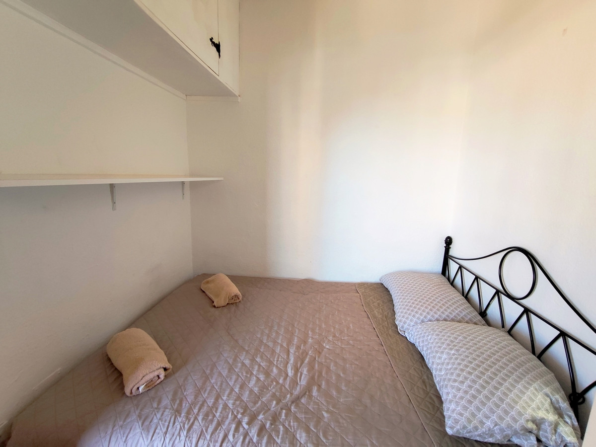 For sale - 1 Bedroom 1 Bathroom Apartment - Middle Floor Apartment in Torrevieja - Torrevieja Centro  - Alicante