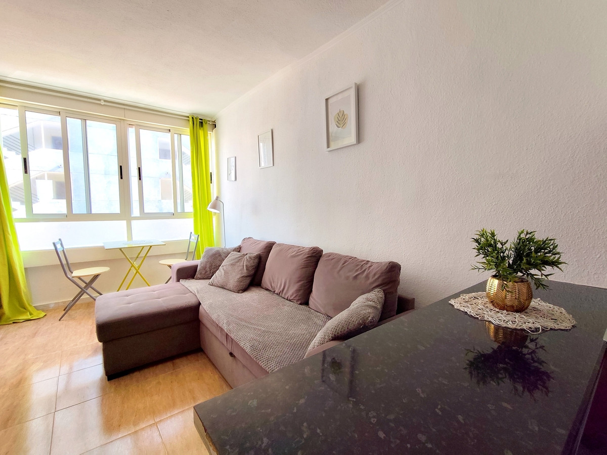 For sale - 1 Bedroom 1 Bathroom Apartment - Middle Floor Apartment in Torrevieja - Torrevieja Centro  - Alicante