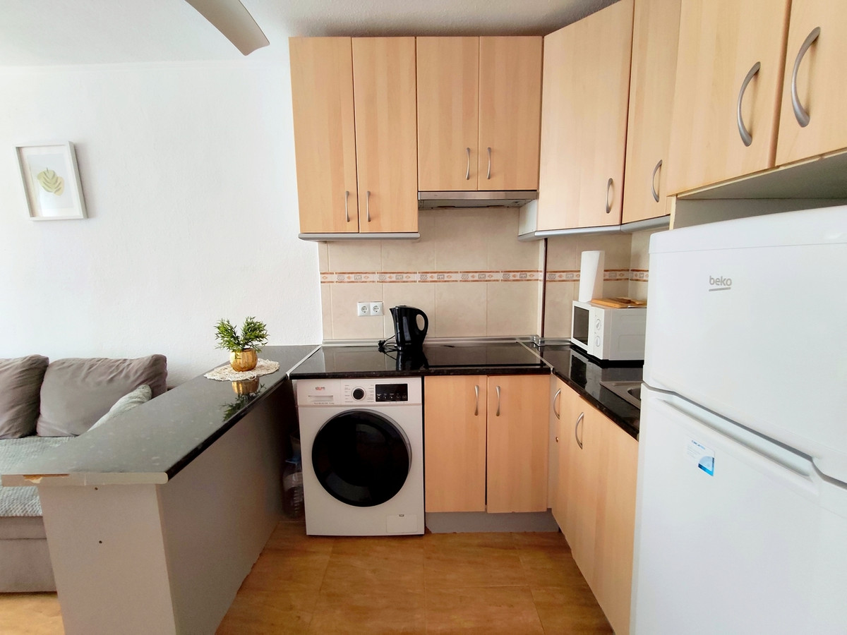For sale - 1 Bedroom 1 Bathroom Apartment - Middle Floor Apartment in Torrevieja - Torrevieja Centro  - Alicante