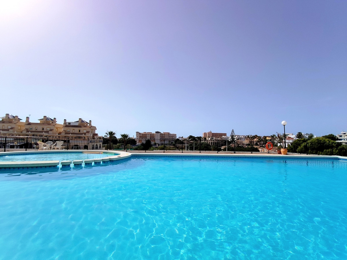 For sale - 2 Bedroom 1 Bathroom Apartment in La Zenia  - La Zenia  - Alicante