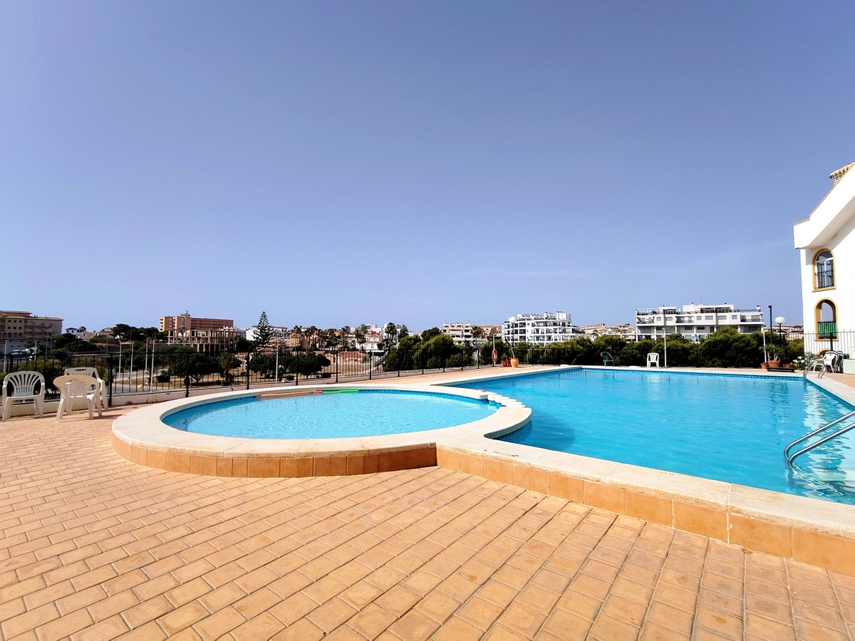 For sale - 2 Bedroom 1 Bathroom Apartment in La Zenia  - La Zenia  - Alicante