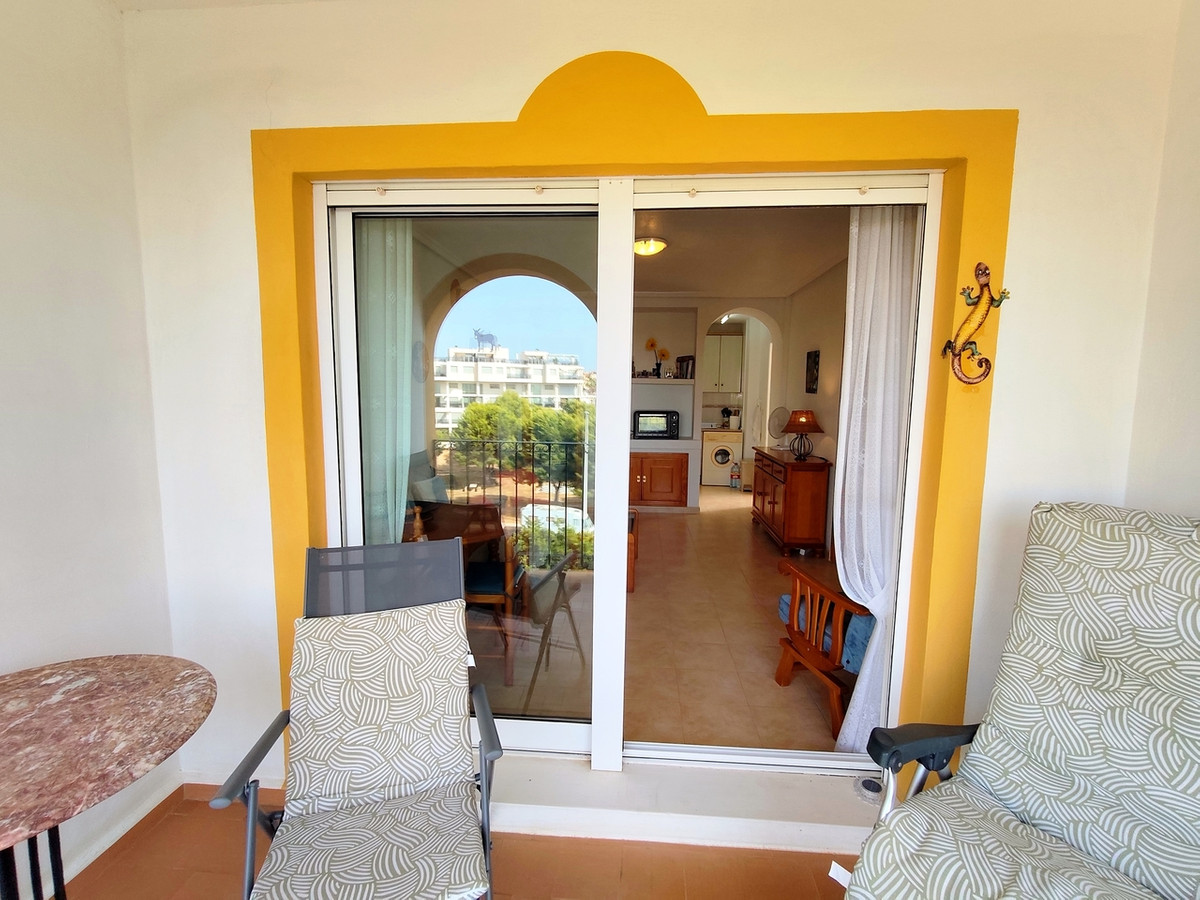 For sale - 2 Bedroom 1 Bathroom Apartment in La Zenia  - La Zenia  - Alicante