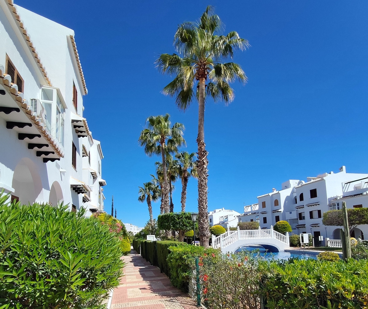 For sale - 2 Bedroom 2 Bathroom House - Bungalow in Rojales - Ciudad Quesada  - Alicante