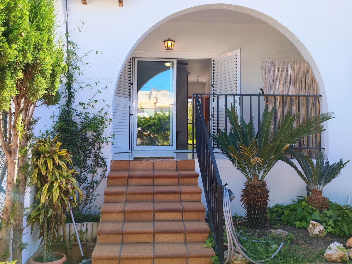 For sale - 2 Bedroom 2 Bathroom House - Bungalow in Rojales - Ciudad Quesada  - Alicante